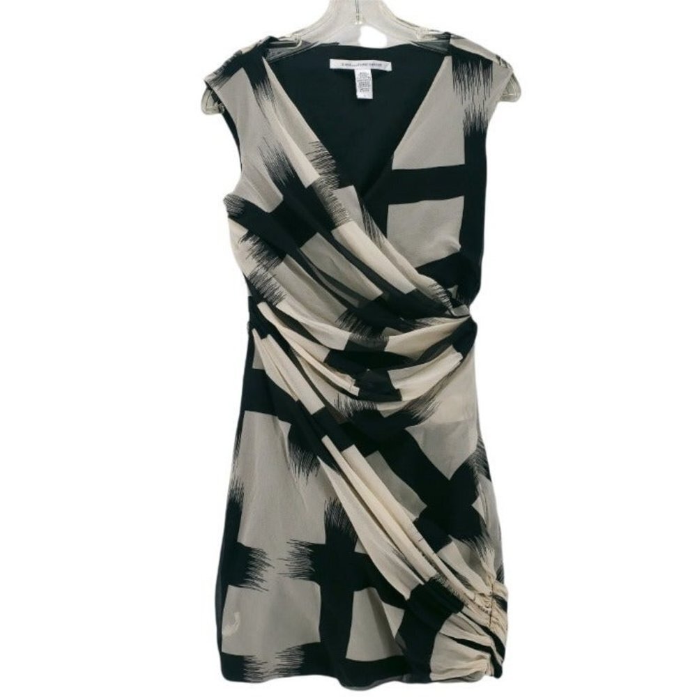 DVF Diane von Furstenberg Silk Mini Ruched Dress Black Ivory Size 0